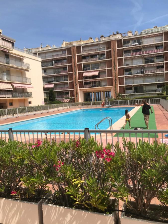 Studio Climatise Et Piscine En Bord De Mer Roquebrune-Cap-Martin Exterior foto